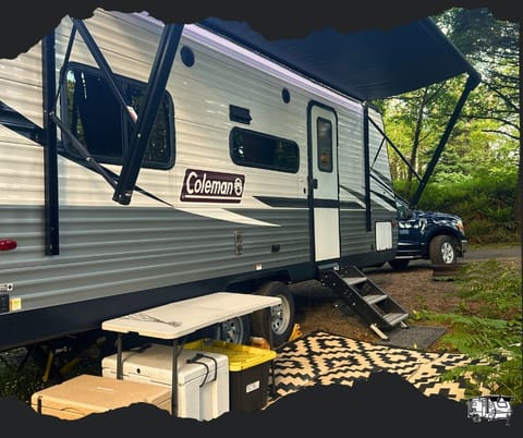 Rollin' Camper Towable trailer in Salem