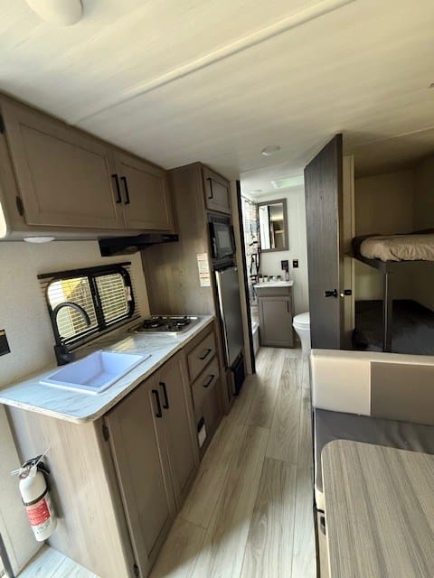 2025 Keystone Hideout 175BH Towable trailer in Woodland