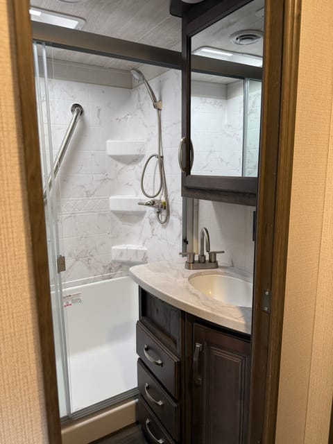 2023 Cougar 28FW -  includes Delivery, Ins & Fees* Towable trailer in New Braunfels