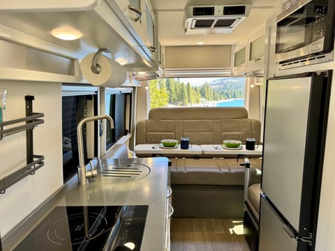 Kings Canyon and Beyond | 🚐 50GB Starlink WiFi–Stay Connected | Sac Drivable vehicle in Rancho Cordova