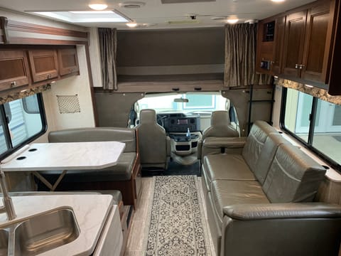 Best Family RV! - Easy to Drive Drivable vehicle in Waco