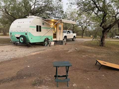Riverside Retro RV – Vintage Vibes, Modern Comforts Towable trailer in San Antonio
