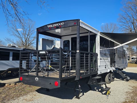 Bunkhouse with a Patio! Towable trailer in Pioneer Village