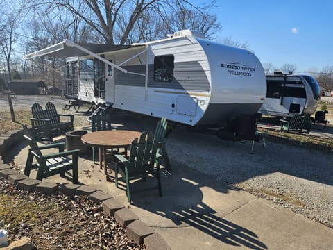 Bunkhouse with a Patio! Towable trailer in Pioneer Village
