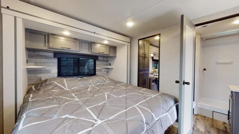 Zinger Towable trailer in San Antonio