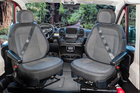 Meet Scarlet - Adventure + Luxury - 4 seatbelts/sleeps 4 Drivable vehicle in Santa Rosa