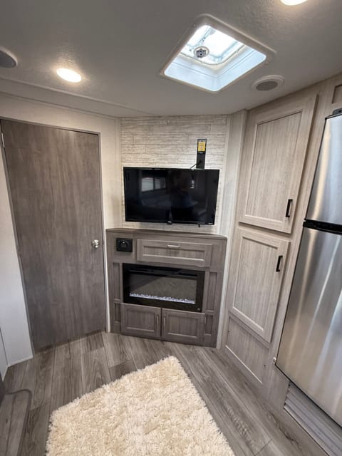 Pantry, TV & fire place