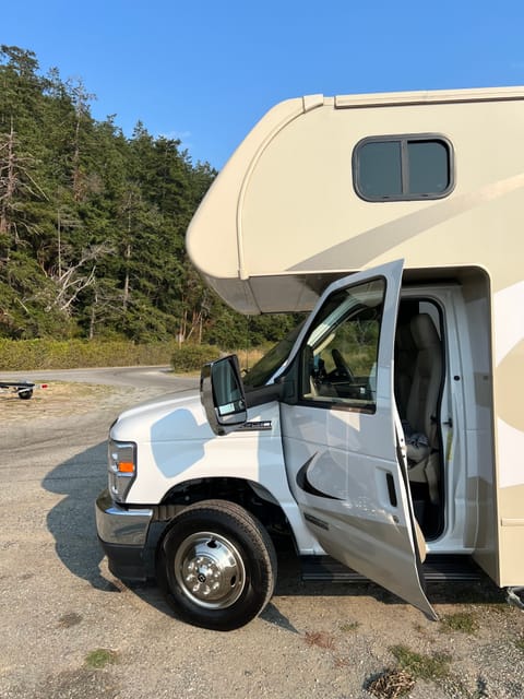 2023 SPIRIT 22R Drivable vehicle in Paine Lake Stickney