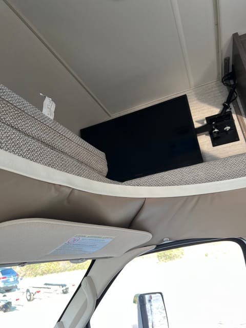 2023 SPIRIT 22R Drivable vehicle in Paine Lake Stickney