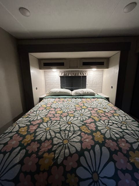 Home on wheels Rv Towable trailer in San Antonio