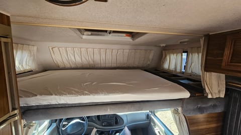 Lazy Daze 26.5 Mid Bath Drivable vehicle in Linda Vista