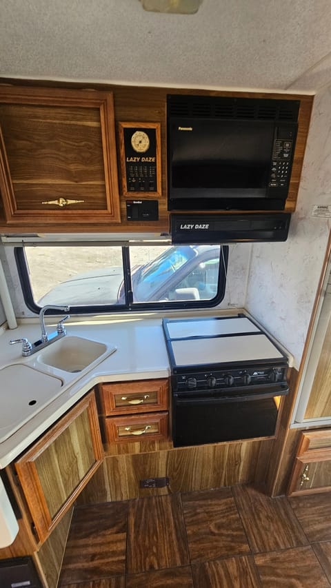 Lazy Daze 26.5 Mid Bath Drivable vehicle in Linda Vista