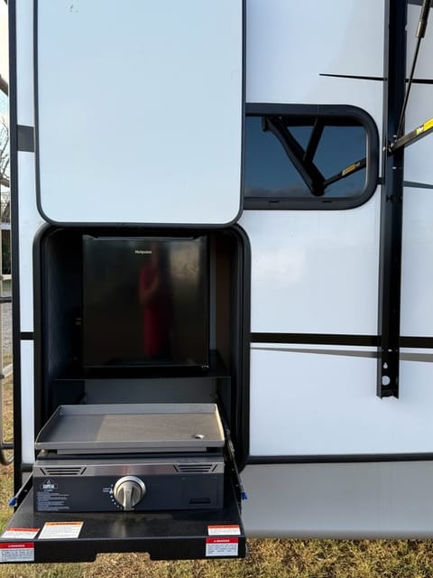 2023 Keystone Cougar High Country Fifth-Wheel 28 Towable trailer in New Braunfels