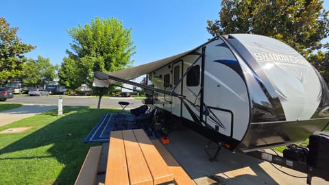 2019 24ft Shadow Cruiser Towable trailer in Citrus Heights