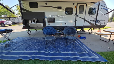 2019 24ft Shadow Cruiser Towable trailer in Citrus Heights