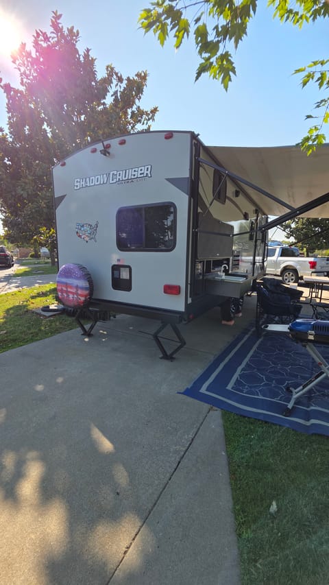 2019 24ft Shadow Cruiser Towable trailer in Citrus Heights