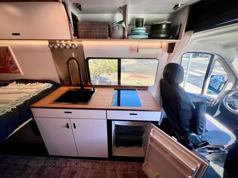 CHAPPIE – GeoTrek Off-Grid Campervan | AC | Outdoor Shower | Toilet Campervan in Westminster