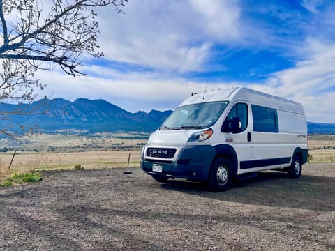 CHAPPIE – GeoTrek Off-Grid Campervan | AC | Outdoor Shower | Toilet Campervan in Westminster