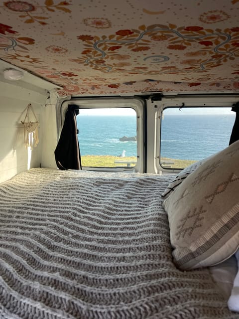 Camper van Ford E 150 Campervan in Sonoma County