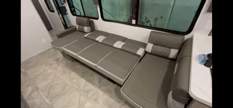 2024 Salem View 35 - Rate includes Delivery, Ins & Fees* Towable trailer in New Braunfels