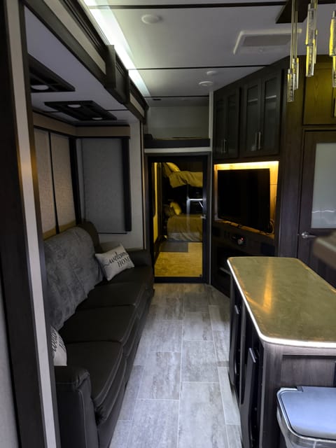 2019  Raptor 45-1 - Rate includes Del, Ins & Fees* Towable trailer in New Braunfels