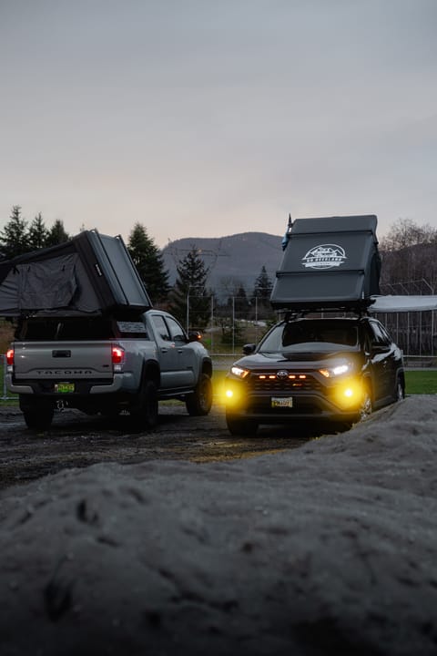 Adventure-Ready SUV w/ Rooftop Tent | Premium RAV4 XLE 2019 Drivable vehicle in Pitt Meadows