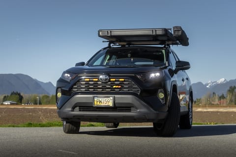 Adventure-Ready SUV w/ Rooftop Tent | Premium RAV4 XLE 2019 Drivable vehicle in Pitt Meadows