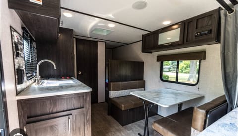 Fun for the whole family Towable trailer in Woodland