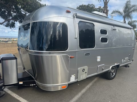 2025 "Brand New" Airstream Caravel 22' Towable trailer in Vista
