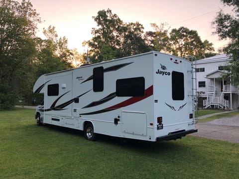 Jayco Redhawk  | Sleeps 10 | Spacious Drivable vehicle in Lake Wylie