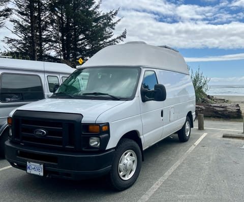 Ford Highroof Campervan Campervan in North Vancouver