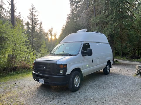 Ford Highroof Campervan Campervan in North Vancouver