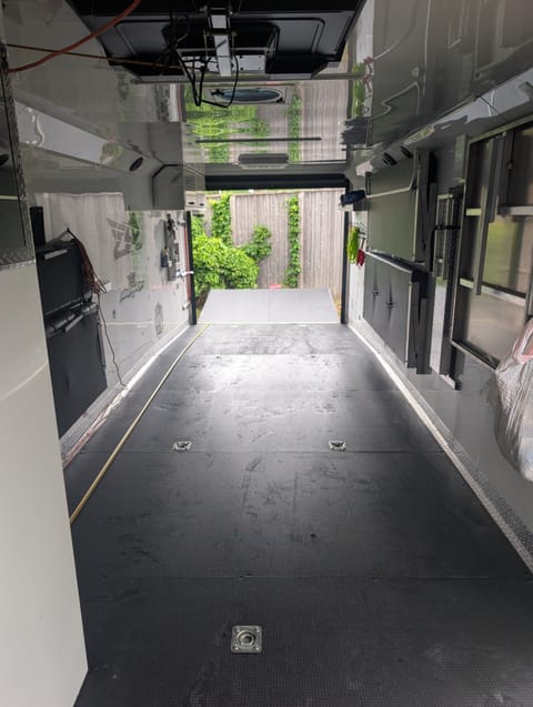 2023 Trailswest Freeride 28' Toy hauler Towable trailer in Northglenn