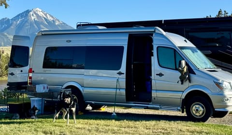 Doors open all the way in the back along with Screen Slider to keep the bugs out. Very spacious feel when all is open