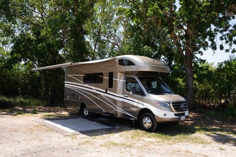 2023 Winnebago View 24D Drivable vehicle in Elk Grove