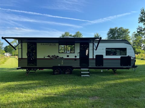 2025 CAMPSITE RESERVE 26CJ Towable trailer in Willowbrook