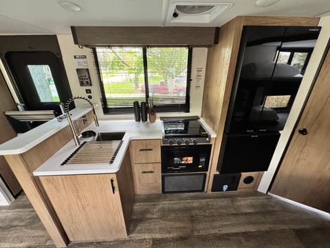 2025 CAMPSITE RESERVE 26CJ Towable trailer in Willowbrook