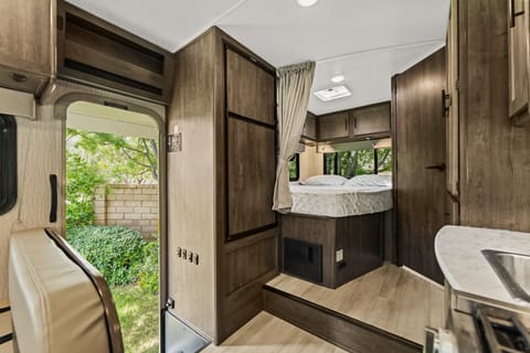 RV 7 Drivable vehicle in North Tustin