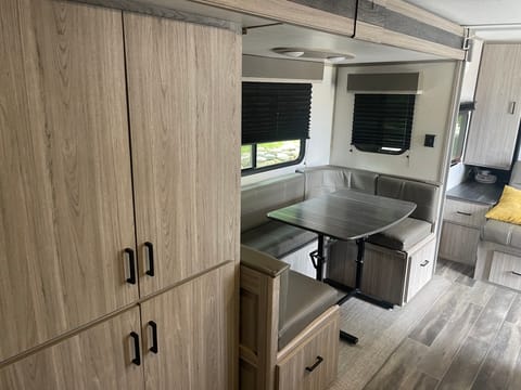 Travel Trailer with slideout, sleeps 5 Towable trailer in Bayfield