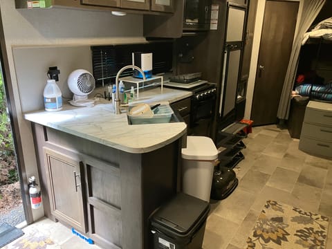 Spacious Family Friendly Trailer Towable trailer in Forest Grove