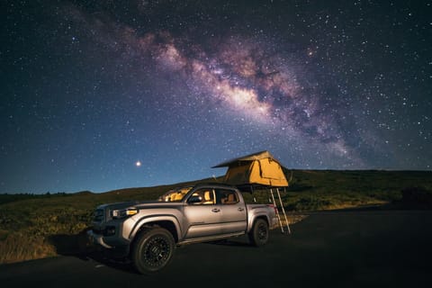 At 10,023 feet in elevation, away from all the lights of the city, the summit of Haleakala, the worlds larger dormant volcano offers some of the best stargazing in Hawaii!! Come sleep under the stars with us! @kuleanacampersmaui