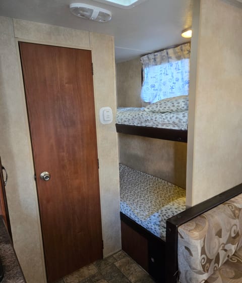 Adventure Bunkhouse Towable trailer in Victorville