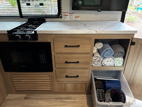 Cozy Coleman Trailer- Brand New Towable trailer in Tigard