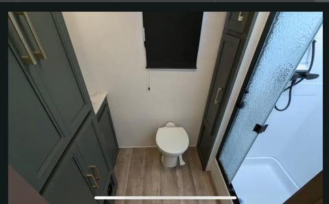 GEERWOODS Mobile Hotel Towable trailer in Eugene