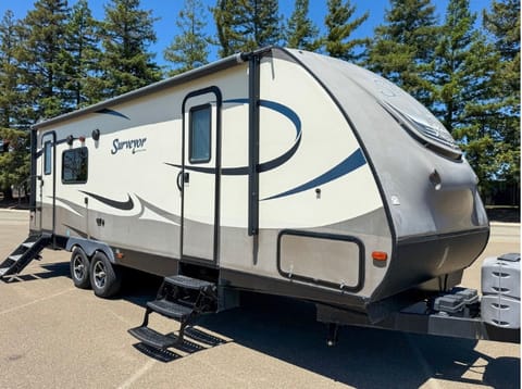 25’ Spacious Family Trailer Drivable vehicle in Rancho Cordova