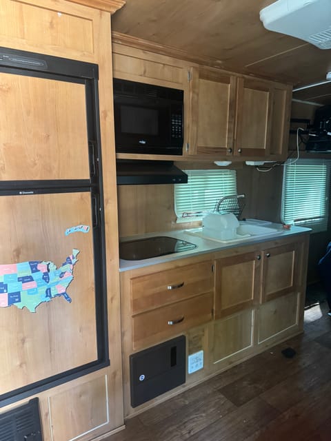 2017 Riverside RV Retro 189R Towable trailer in Yellow Springs