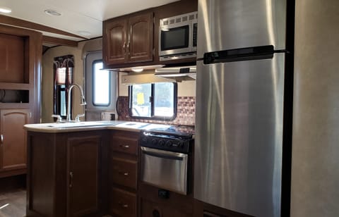 2016 Wildwood Heritage Glen 311QB Towable trailer in Portage