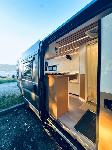 Millie - Campervan Extended/High Roof and Off The Grid Campervan in New Westminster