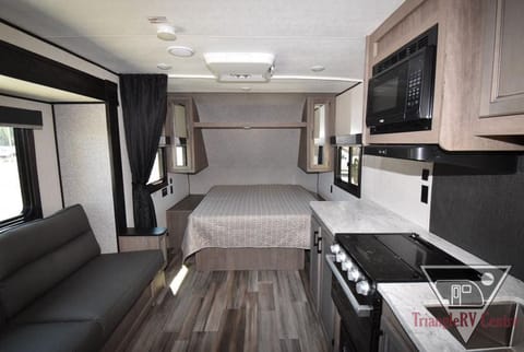 2022 Starcraft Autumn Ridge 20FBS R24989 Towable trailer in Sidney