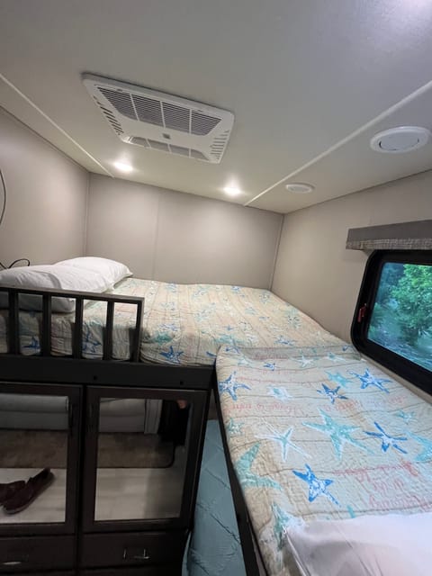 Get Out of Town 2021 Grand Design Solitude S-Class Towable trailer in Schertz